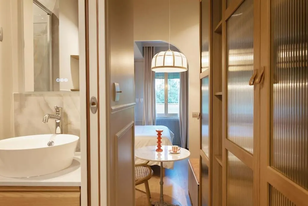 Hermes Room - Duke Housing Paris Apartment
