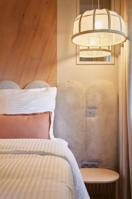 Hermes Room - Duke Housing Paris Apartment